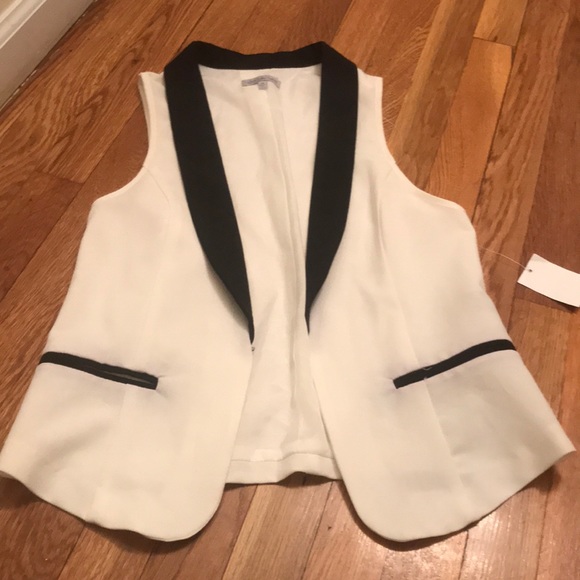 Charlotte Russe Jackets & Blazers - Women vest